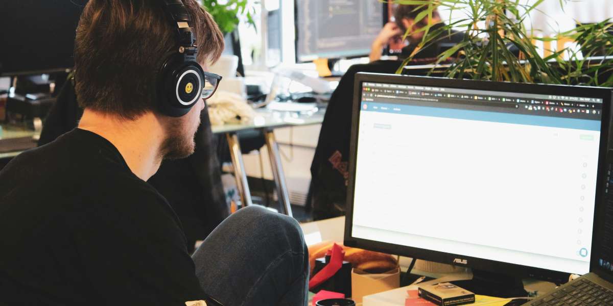 Creative Powerhouses: How Graphic Design Agencies Shape Modern Brands