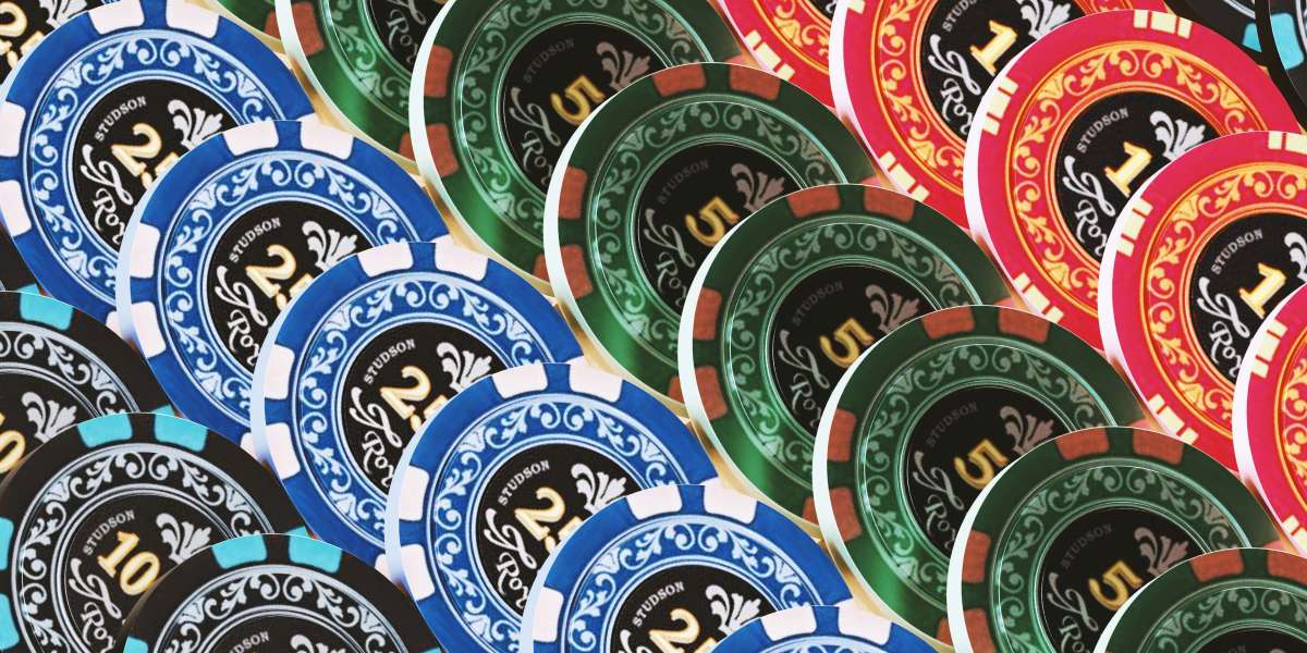 Responsible Gambling in the Digital Age: Online Casinos' Role in Promoting Safe Gaming Practices